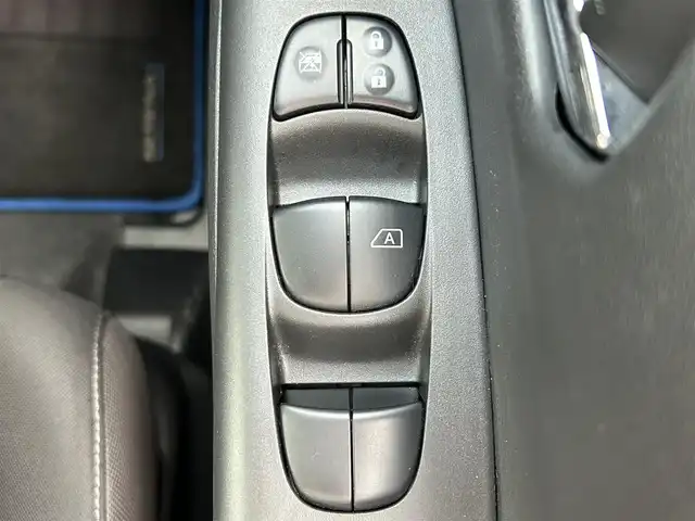 日産 セレナ e－パワー ハイウェイスター V 和歌山県 2020(令2)年 6万km マルーンレッド 純正10インチナビ/（BT/CD/DVD）/フルセグTV/全方位カメラ/横滑り防止/レーンキープアシスト/衝突被害軽減ブレーキ/プロパイロット/オートライト/フリップダウンモニター/前後ドラレコ/ビルトインETC/両側パワスラ/ハンズフリーオートスライド/前席シートヒーター/ステアリングヒーター/ステアリングリモコン/純正フロアマット/純正16インチアルミ