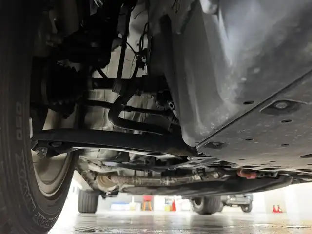 ホンダ ヴェゼル ハイブリッド Z ホンダセンシング 三重県 2016(平28)年 5.8万km ホワイトオーキッドパール ハイブリッド/FF/i-DCD（MTモード付フロア7DCT）/純正 8インチナビ VXM-175VFEi/（CD/DVD/FM/AM/TV/Music Rack/iPod/SD/USB/Bluetooth/Apple CarPlay/VTR）/ALPINE 9インチ後席モニター TMX-RM905/バックカメラ/ドライブレコーダー 前方/ビルトイン ETC/Honda SENSING/・衝突軽減ブレーキ［CMBS］/・車線維持支援システム［LKAS］/・アダプティブクルーズコントロール［ACC］/・路外逸脱抑制機能/・標識認識機能/・先行車発進お知らせ機能/・リアクティブフォースペダル［RFP］/装備/・ハーフレザーシート/・シートヒーター（D/N）/・左右独立オートエアコン/・雨滴検知オートワイパー/・パドルシフト/・電子パーキングブレーキ＋オートブレーキホールド/・ルームミラー型レーダー探知機/・熱線入りフロントワイパー/・ステアリングスイッチ/・後席チップアップ機能/・純正17inAW/・保/取/・スマートキー/など