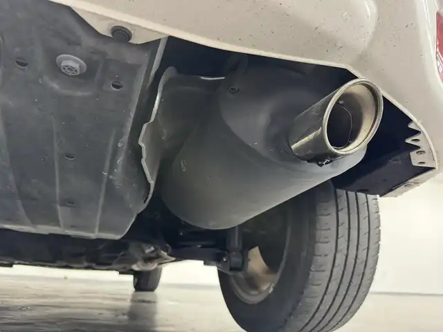 ホンダ ヴェゼル ハイブリッド Z ホンダセンシング 三重県 2016(平28)年 5.8万km ホワイトオーキッドパール ハイブリッド/FF/i-DCD（MTモード付フロア7DCT）/純正 8インチナビ VXM-175VFEi/（CD/DVD/FM/AM/TV/Music Rack/iPod/SD/USB/Bluetooth/Apple CarPlay/VTR）/ALPINE 9インチ後席モニター TMX-RM905/バックカメラ/ドライブレコーダー 前方/ビルトイン ETC/Honda SENSING/・衝突軽減ブレーキ［CMBS］/・車線維持支援システム［LKAS］/・アダプティブクルーズコントロール［ACC］/・路外逸脱抑制機能/・標識認識機能/・先行車発進お知らせ機能/・リアクティブフォースペダル［RFP］/装備/・ハーフレザーシート/・シートヒーター（D/N）/・左右独立オートエアコン/・雨滴検知オートワイパー/・パドルシフト/・電子パーキングブレーキ＋オートブレーキホールド/・ルームミラー型レーダー探知機/・熱線入りフロントワイパー/・ステアリングスイッチ/・後席チップアップ機能/・純正17inAW/・保/取/・スマートキー/など