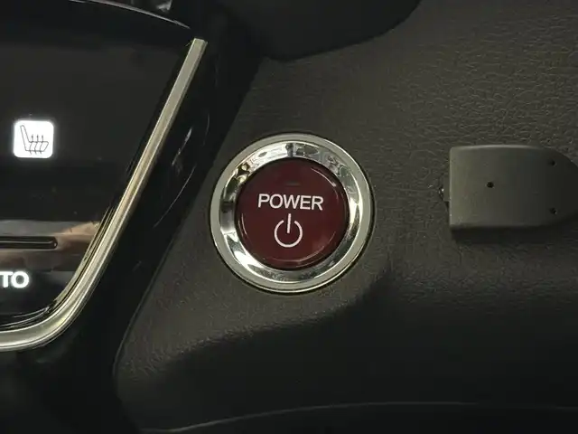 ホンダ ヴェゼル ハイブリッド Z ホンダセンシング 三重県 2016(平28)年 5.8万km ホワイトオーキッドパール ハイブリッド/FF/i-DCD（MTモード付フロア7DCT）/純正 8インチナビ VXM-175VFEi/（CD/DVD/FM/AM/TV/Music Rack/iPod/SD/USB/Bluetooth/Apple CarPlay/VTR）/ALPINE 9インチ後席モニター TMX-RM905/バックカメラ/ドライブレコーダー 前方/ビルトイン ETC/Honda SENSING/・衝突軽減ブレーキ［CMBS］/・車線維持支援システム［LKAS］/・アダプティブクルーズコントロール［ACC］/・路外逸脱抑制機能/・標識認識機能/・先行車発進お知らせ機能/・リアクティブフォースペダル［RFP］/装備/・ハーフレザーシート/・シートヒーター（D/N）/・左右独立オートエアコン/・雨滴検知オートワイパー/・パドルシフト/・電子パーキングブレーキ＋オートブレーキホールド/・ルームミラー型レーダー探知機/・熱線入りフロントワイパー/・ステアリングスイッチ/・後席チップアップ機能/・純正17inAW/・保/取/・スマートキー/など