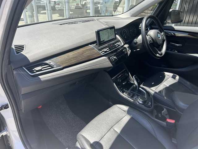 ＢＭＷ ２１８ｉ グランツアラー ラグジュアリー 福岡県 2018(平30)年 7万km ミネラルホワイト インテリジェントセーフティ/黒革シート/シートヒーター/ＴＨＵＬＥルーフキャリア/純正ナビ/バックカメラ/ブルートゥース/ＬＥＤライト/オートライト/オートワイパー/パワーバックドア/Ｆ／Ｒフォグランプ/ステアリングスイッチ/純正１７インチＡＷ/ミラー一体型ＥＴＣ