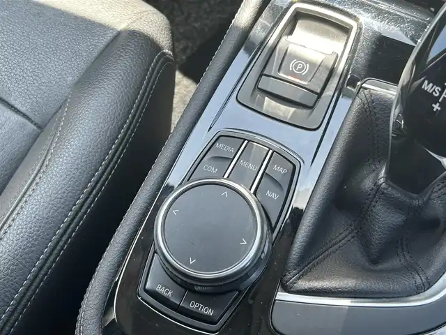 ＢＭＷ ２１８ｉ グランツアラー ラグジュアリー 福岡県 2018(平30)年 7万km ミネラルホワイト インテリジェントセーフティ/黒革シート/シートヒーター/ＴＨＵＬＥルーフキャリア/純正ナビ/バックカメラ/ブルートゥース/ＬＥＤライト/オートライト/オートワイパー/パワーバックドア/Ｆ／Ｒフォグランプ/ステアリングスイッチ/純正１７インチＡＷ/ミラー一体型ＥＴＣ