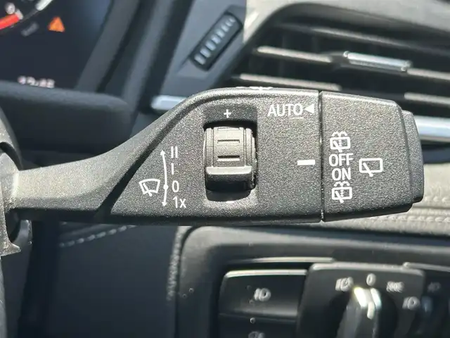 ＢＭＷ ２１８ｉ グランツアラー ラグジュアリー 福岡県 2018(平30)年 7万km ミネラルホワイト インテリジェントセーフティ/黒革シート/シートヒーター/ＴＨＵＬＥルーフキャリア/純正ナビ/バックカメラ/ブルートゥース/ＬＥＤライト/オートライト/オートワイパー/パワーバックドア/Ｆ／Ｒフォグランプ/ステアリングスイッチ/純正１７インチＡＷ/ミラー一体型ＥＴＣ