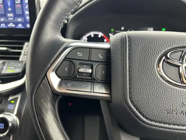 トヨタ ランドクルーザー GRスポーツ 愛知県 2022(令4)年 1.8万km ブラック １２インチディスプレイオーディオ/ＪＢＬサウンドシステム/１１インチリアモニター　/寒冷地仕様　/ルーフレール　/赤黒革シート　/リアＨＤＭＩ　/全方位カメラ　/全席シートヒーター・エアーシート　/ＨＵＤ　/ＢＳＭ　/ＥＴＣ２．０　/ＡＣ１００Ｖ