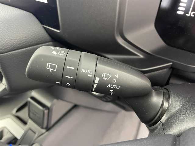 トヨタ ランドクルーザー ２５０ VX 富山県 2024(令6)年 0.4万km プラチナホワイトパールマイカ サンルーフ/純正12.3型ディスプレイオーディオ（AM/FM/BT/USB/HDM/フルセグ）/全方位カメラ/ETC/デジタルインナーミラー/ブラインドスポットモニター/レザーシート/D席パワーシート/シートヒーター/エアシート/衝突被害軽減システム/レーダークルーズコントロール/レーンキープアシスト/コーナーセンサー/横滑り防止装置/純正アルミホイール/純正フロアマット/オートLEDライト/オートマチックハイビーム/フォグライト/オートホールド付電子パーキング/パワーバックドア/革巻きステアリング/ステアリングスイッチ/スマートキー/スペアキー