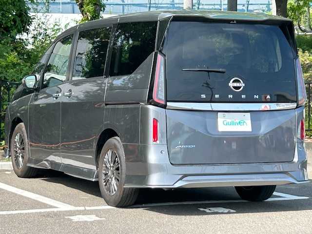 日産 セレナ オーテック 宮城県 2024(令6)年 0.3万km ダークメタルグレー 360°セーフティアシスト/・インテリジェントエマージェンシーブレーキ/・踏み間違い衝突防止アシスト/・インテリジェントLI（車線逸脱防止支援システム）+LDW（車線逸脱警報）/・インテリジェントBSI（後側方衝突防止支援システム）+BSW（後側方車両検知警報）/・RCTA（後退時車両検知警報）/・標識検知機能/・ハイビームアシスト/プロパイロット/純正ナビTV/Bluetooth/アラウンドビューモニター/バックカメラ/AppleCarPlay/AndroidAuto/HDMI/インテリジェントクルーズコントロール/前後純正ドライブレコーダー/両側パワースライドドア/純正ビルドインETC2.0/レザーシート/シートヒーター/純正フロアマット/純正アルミホイール/前後コーナーセンサー
