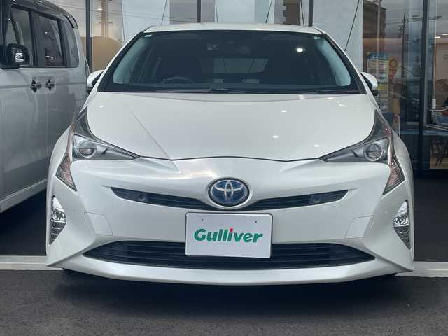 トヨタ プリウス A 愛知県 2017(平29)年 6万km ホワイトパールクリスタルシャイン 純正ナビ/・Bluetooth/・CD/DVD/・フルセグテレビ/・SD音楽録音/バックカメラ/パーキングアシスト/衝突軽減ブレーキ/レーンキープアシスト/オートマチックハイビーム/前後コーナーセンサー/レーダークルーズコントロール/前方ドライブレコーダー/ビルトインETC/LEDヘッドライト
