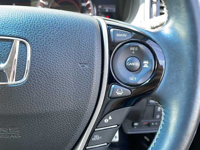 ホンダ オデッセイ アブソルート・Xホンダセンジング 道北・旭川 2017(平29)年 6.5万km プレミアムヴィーナスブラックP ・4WD/・禁煙/・純正ナビ BT/CD/DVD/SD/フルセグ/・両側パワースライドドア////Honda Sensing////・急アクセル抑制機能/・近距離衝突軽減ブレーキ/・オートハイビーム/・先行車発進お知らせ機能/・路外逸脱抑制機能」/・標識認識機能/・ACC/・車線維持支援システム/・誤発進抑制機能/・後方発進抑制機能/・コンフォートパッケージ/・ナビ装着スペシャルパッケージ/・バックカメラ/・LEDヘットライト/・フォグランプ/・ETC/・純正エンジンスターター/・ドアバイザー/・サンシェード/・純正フロアマット
