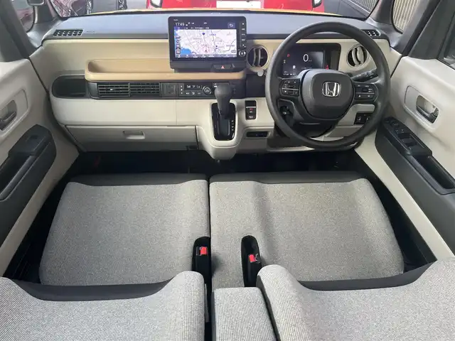 ホンダ Ｎ ＢＯＸ ファッションスタイル 滋賀県 2024(令6)年 0.3万km 黄 純正９インチナビ(CD/DVD/USB/フルセグ/Bluetooth)/両側電動/シートヒーター/ＥＴＣ/バックカメラ/ＬＥＤ/ドライブレコーダー/追従クルーズコントロール/ホンダセンシング/オートライト/コーナーセンサー/電子パーキング/プッシュスタート/スマートキー×2