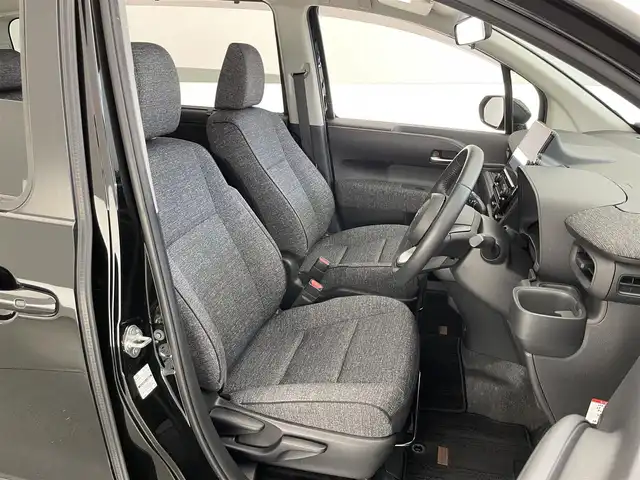 トヨタ シエンタ ハイブリッド Z 愛知県 2023(令5)年 4万km ブラック 純正１０．５インチディスプレイオーディオ/Miracast/アラウンドビューモニター/両側パワースライドドア/ブラインドスポットモニター/フルセグTV/クルーズコントロール/ETC2.0/パーキングアシスト/内蔵型前後ドライブレコーダー/LEDヘッドライト/衝突被害軽減ブレーキ/カーテンエアバック/オートマチックハイビーム/コーナーセンサー/純正OP15インチアルミホイール/純正フロアマット/禁煙車