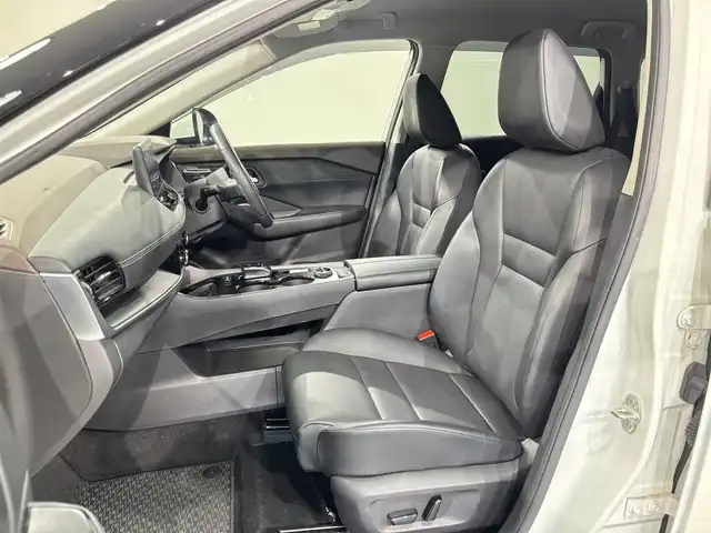 日産 エクストレイル X e－4ORCE 愛知県 2022(令4)年 3万km ブリリアントホワイトパール 12.3インチメーカーOPナビ/（Bluetooth/AM/FM/フルセグTV/appleCarplay）/ワンオーナー/プロパイロット/　-クルーズコントロール/　-車線逸脱警報/　-衝突軽減ブレーキ/　-横滑り防止装置/アランドビューモニター/インテリジェントルームミラー/ルーフレール/ビルトインETC2.0/パワーシートD+N/シートヒーター/LEDオートライト/オートマチックハイビーム/コーナーセンサー/ドライブレコーダー/AC100V