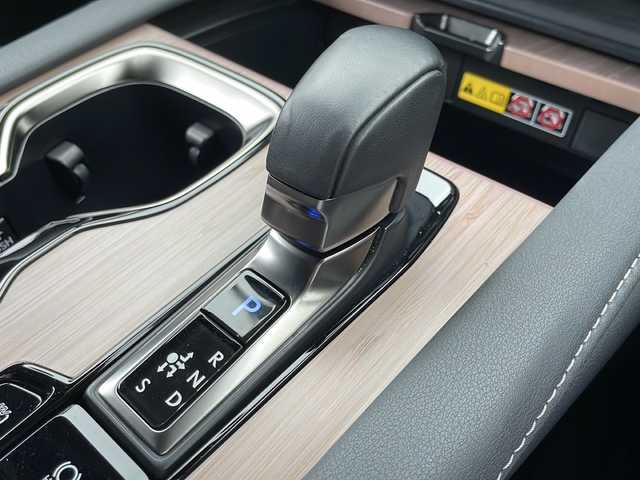 レクサス ＲＸ 450h+ バージョンL 岩手県 2024(令6)年 1.4万km ソニッククロム マークレビンソン　サンルーフ　デジタルミラー　レクサスチームメイト　純正１４型ナビ　Ｂｌｕｅｔｏｏｔｈ　ＵＳＢ　全周囲カメラ　電動リアゲート　シートヒーター　エアシート　ステアヒーター　ＥＴＣ２．０