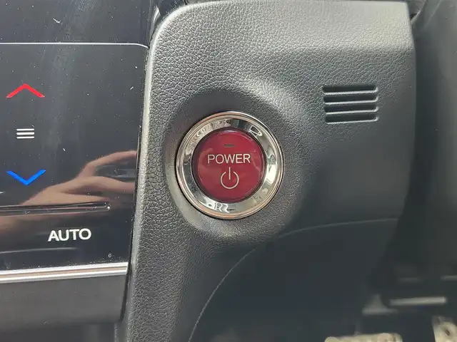 ホンダ シャトル ハイブリッド X スタイルエディション 愛知県 2016(平28)年 7.6万km ホワイトオーキッドパール あんしんパッケージ/　　・シティブレーキアクティブシステム/ストラーダ7インチナビ/バックカメラ/ドライブレコーダー/革巻きステアリング/クルーズコントロール/ハーフレザーシート/ビルトインETC/純正LEDヘッドライト/フォグランプ/取扱説明書