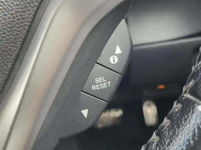 ホンダ シャトル ハイブリッド X スタイルエディション 愛知県 2016(平28)年 7.6万km ホワイトオーキッドパール あんしんパッケージ/　　・シティブレーキアクティブシステム/ストラーダ7インチナビ/バックカメラ/ドライブレコーダー/革巻きステアリング/クルーズコントロール/ハーフレザーシート/ビルトインETC/純正LEDヘッドライト/フォグランプ/取扱説明書