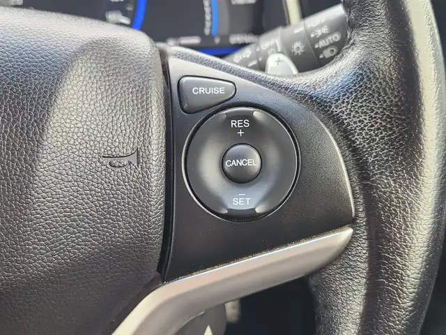 ホンダ シャトル ハイブリッド X スタイルエディション 愛知県 2016(平28)年 7.6万km ホワイトオーキッドパール あんしんパッケージ/　　・シティブレーキアクティブシステム/ストラーダ7インチナビ/バックカメラ/ドライブレコーダー/革巻きステアリング/クルーズコントロール/ハーフレザーシート/ビルトインETC/純正LEDヘッドライト/フォグランプ/取扱説明書