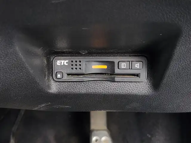 ホンダ シャトル ハイブリッド X スタイルエディション 愛知県 2016(平28)年 7.6万km ホワイトオーキッドパール あんしんパッケージ/　　・シティブレーキアクティブシステム/ストラーダ7インチナビ/バックカメラ/ドライブレコーダー/革巻きステアリング/クルーズコントロール/ハーフレザーシート/ビルトインETC/純正LEDヘッドライト/フォグランプ/取扱説明書