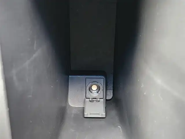 ホンダ シャトル ハイブリッド X スタイルエディション 愛知県 2016(平28)年 7.6万km ホワイトオーキッドパール あんしんパッケージ/　　・シティブレーキアクティブシステム/ストラーダ7インチナビ/バックカメラ/ドライブレコーダー/革巻きステアリング/クルーズコントロール/ハーフレザーシート/ビルトインETC/純正LEDヘッドライト/フォグランプ/取扱説明書