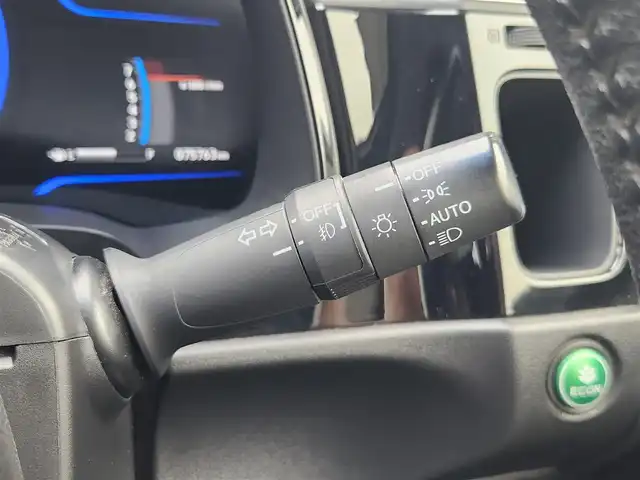 ホンダ シャトル ハイブリッド X スタイルエディション 愛知県 2016(平28)年 7.6万km ホワイトオーキッドパール あんしんパッケージ/　　・シティブレーキアクティブシステム/ストラーダ7インチナビ/バックカメラ/ドライブレコーダー/革巻きステアリング/クルーズコントロール/ハーフレザーシート/ビルトインETC/純正LEDヘッドライト/フォグランプ/取扱説明書