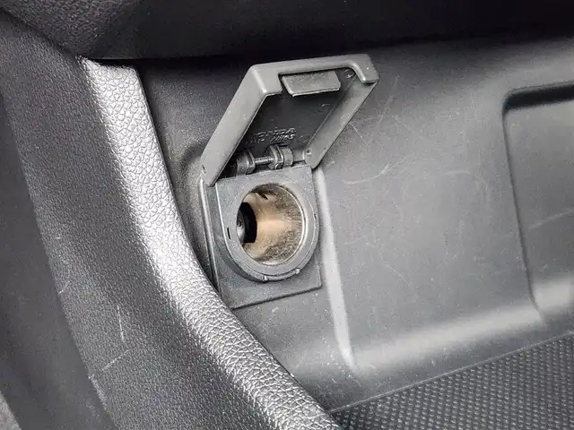 ホンダ シャトル ハイブリッド X スタイルエディション 愛知県 2016(平28)年 7.6万km ホワイトオーキッドパール あんしんパッケージ/　　・シティブレーキアクティブシステム/ストラーダ7インチナビ/バックカメラ/ドライブレコーダー/革巻きステアリング/クルーズコントロール/ハーフレザーシート/ビルトインETC/純正LEDヘッドライト/フォグランプ/取扱説明書