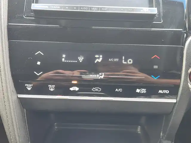 ホンダ シャトル ハイブリッド X スタイルエディション 愛知県 2016(平28)年 7.6万km ホワイトオーキッドパール あんしんパッケージ/　　・シティブレーキアクティブシステム/ストラーダ7インチナビ/バックカメラ/ドライブレコーダー/革巻きステアリング/クルーズコントロール/ハーフレザーシート/ビルトインETC/純正LEDヘッドライト/フォグランプ/取扱説明書