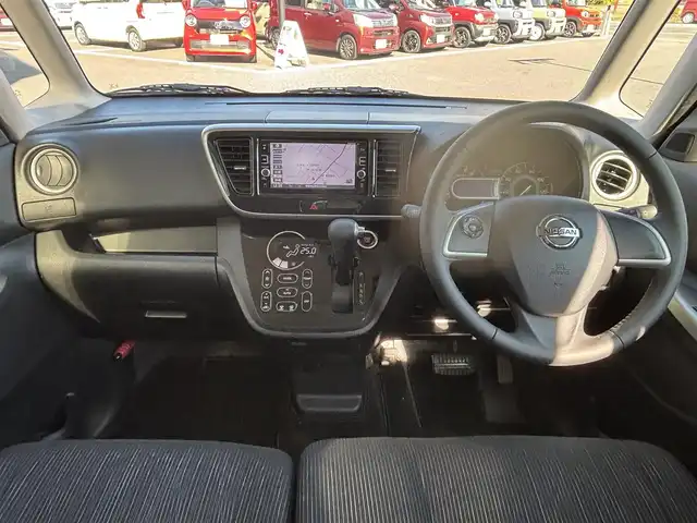 日産 デイズ ルークス ハイウェイスターX 宮城県 2016(平28)年 5.1万km スパークリングレッドM 登録時走行距離51046km/エマージェンシーブレーキ/アラウンドビューモニター/片側パワースライドドア/HID/純正SDナビ/フルセグテレビ/プッシュスタート/スマートキー/ステアリングリモコン/革巻きステアリング/アイドリングストップ/横滑り防止装置/純正フロアマット/ドアバイザー/フォグランプ