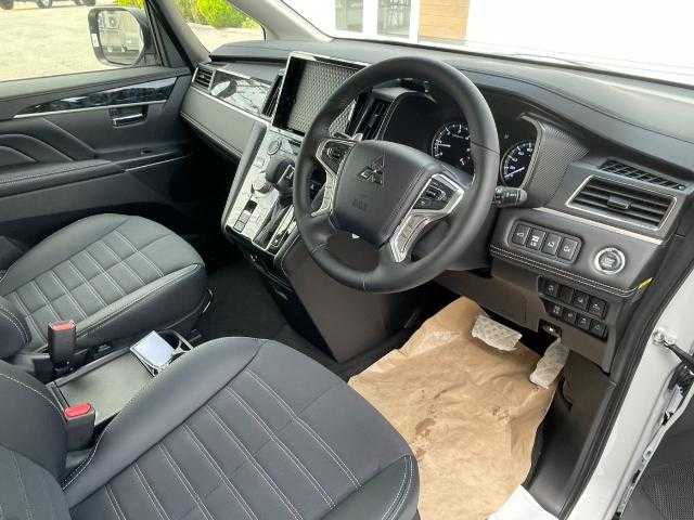 三菱 デリカＤ：５ シャモニー 岩手県 2025(令7)年 0.1万km ホワイトダイヤモンド 全方位カメラ/前席シートヒーター/Ｄ席パワーシート/衝突被害軽減ブレーキ/レーンキープ/アイドリングストップ/ステアリングヒーター/レーダークルコン/オートブレーキホールド/両側パワスラ/パワーＢドア