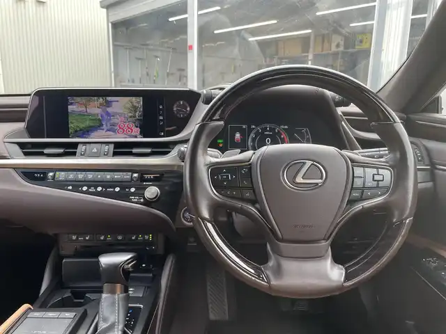 レクサス ＥＳ 300h 石川県 2020(令2)年 6.7万km グラファイトブラックガラスフレーク ワンオーナー/純正メーカーナビ/フルセグTV/バックカメラ/LEDヘッドライト/ETC/ブラウンレザーシート/サンルーフ/レクサスセーフティ/シートヒーター&クーラー/レーダークルーズ/純正アルミホイール/スマートキー/プッシュスタート/レーンキープアシスト/保証書