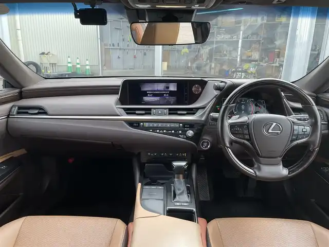 レクサス ＥＳ 300h 石川県 2020(令2)年 6.7万km グラファイトブラックガラスフレーク ワンオーナー/純正メーカーナビ/フルセグTV/バックカメラ/LEDヘッドライト/ETC/ブラウンレザーシート/サンルーフ/レクサスセーフティ/シートヒーター&クーラー/レーダークルーズ/純正アルミホイール/スマートキー/プッシュスタート/レーンキープアシスト/保証書