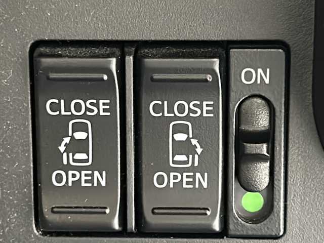 トヨタ ルーミー カスタムG 沖縄県 2019(令1)年 6.2万km レーザーブルークリスタルシャイン 県外仕入れ　/禁煙車　/純正ナビ[NSCN-W68]/(ワンセグＴＶ　ＣＤ　Ｂｌｕｅｔｏｏｔｈ）/バックカメラ　/両側パワースライドドア　/トヨタセーフティセンス/・プリクラッシュセーフティ/・レーンディパーチャーアラート/・オートマチックハイビーム/コーナーセンサー　/クルーズコントロール　/ステアリングスイッチ/LEDヘッドライト/純正アルミホイール/スマートキー