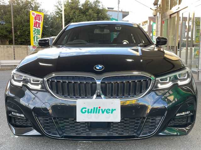 ＢＭＷ ３１８ｉ Mスポーツ 埼玉県 2020(令2)年 2万km サファイアブラックP ワンオーナー/ハーフレザーシート/メーカーナビ/　DTV/SD/SDREC/BT/USB/Apple CarPlay/インテリジェントセイフティ/　● レーンチェンジウォーニング/　● レーンディパーチャーウォーニング/　● ブレーキ機能付き交差点警告/　● Cityブレーキ付き交差点、歩行者警告/　● 衝突回避アシスト/　● 側方衝突警告/　● 優先通行警告/　● 逆走警告/パノラマビューモニター/クリアランスソナー/アダクティブクルーズコントロール/前席パワーシート/純正前後ドライブレコーダー/ETC/スマートキー/スペアキー×1/純正フロアマット/革ステアリング/プッシュスタート