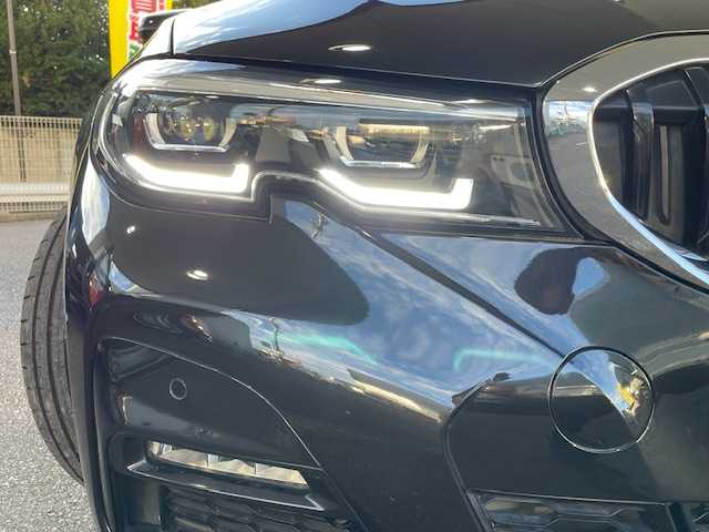 ＢＭＷ ３１８ｉ Mスポーツ 埼玉県 2020(令2)年 2万km サファイアブラックP ワンオーナー/ハーフレザーシート/メーカーナビ/　DTV/SD/SDREC/BT/USB/Apple CarPlay/インテリジェントセイフティ/　● レーンチェンジウォーニング/　● レーンディパーチャーウォーニング/　● ブレーキ機能付き交差点警告/　● Cityブレーキ付き交差点、歩行者警告/　● 衝突回避アシスト/　● 側方衝突警告/　● 優先通行警告/　● 逆走警告/パノラマビューモニター/クリアランスソナー/アダクティブクルーズコントロール/前席パワーシート/純正前後ドライブレコーダー/ETC/スマートキー/スペアキー×1/純正フロアマット/革ステアリング/プッシュスタート
