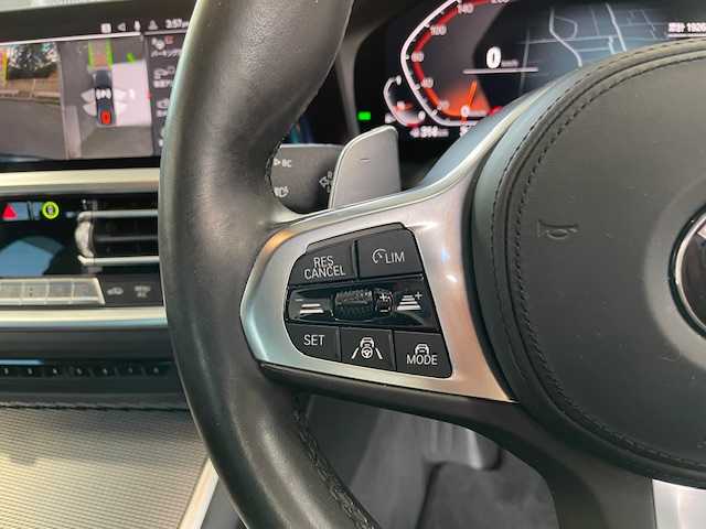 ＢＭＷ ３１８ｉ Mスポーツ 埼玉県 2020(令2)年 2万km サファイアブラックP ワンオーナー/ハーフレザーシート/メーカーナビ/　DTV/SD/SDREC/BT/USB/Apple CarPlay/インテリジェントセイフティ/　● レーンチェンジウォーニング/　● レーンディパーチャーウォーニング/　● ブレーキ機能付き交差点警告/　● Cityブレーキ付き交差点、歩行者警告/　● 衝突回避アシスト/　● 側方衝突警告/　● 優先通行警告/　● 逆走警告/パノラマビューモニター/クリアランスソナー/アダクティブクルーズコントロール/前席パワーシート/純正前後ドライブレコーダー/ETC/スマートキー/スペアキー×1/純正フロアマット/革ステアリング/プッシュスタート