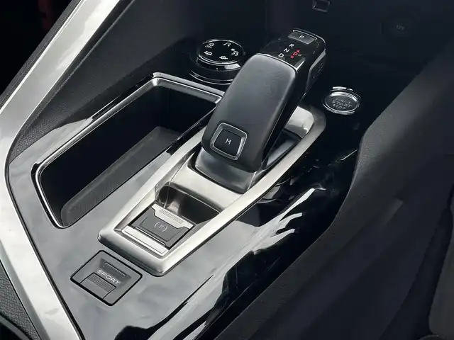 プジョー ３００８ GT ブルー HDi 静岡県 2019(令1)年 4.3万km パールⅡ ファーストクラスパッケージ/ハーフレザーシート　シートヒーター/運転席メモリーパワーシート　マッサージ機能/パノラマサンルーフ/パノラマビューカメラ/ディスプレイオーディオＣａｒｐｌａｙＡｎｄｒｏｉｄａｕｔｏ対応Bluetooth/アンビエンスライト/インテリジェントHiビーム/アクティブセーフティブレーキACC/レーンキープアシスト/ブラインドスポットモニター/前後ドライブレコーダー/ETC