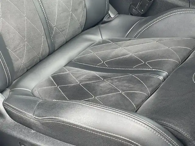 プジョー ３００８ GT ブルー HDi 静岡県 2019(令1)年 4.3万km パールⅡ ファーストクラスパッケージ/ハーフレザーシート　シートヒーター/運転席メモリーパワーシート　マッサージ機能/パノラマサンルーフ/パノラマビューカメラ/ディスプレイオーディオＣａｒｐｌａｙＡｎｄｒｏｉｄａｕｔｏ対応Bluetooth/アンビエンスライト/インテリジェントHiビーム/アクティブセーフティブレーキACC/レーンキープアシスト/ブラインドスポットモニター/前後ドライブレコーダー/ETC