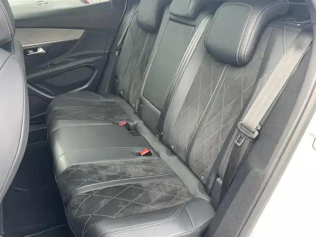 プジョー ３００８ GT ブルー HDi 静岡県 2019(令1)年 4.3万km パールⅡ ファーストクラスパッケージ/ハーフレザーシート　シートヒーター/運転席メモリーパワーシート　マッサージ機能/パノラマサンルーフ/パノラマビューカメラ/ディスプレイオーディオＣａｒｐｌａｙＡｎｄｒｏｉｄａｕｔｏ対応Bluetooth/アンビエンスライト/インテリジェントHiビーム/アクティブセーフティブレーキACC/レーンキープアシスト/ブラインドスポットモニター/前後ドライブレコーダー/ETC