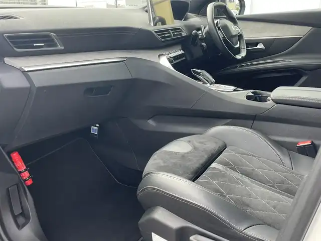 プジョー ３００８ GT ブルー HDi 静岡県 2019(令1)年 4.3万km パールⅡ ファーストクラスパッケージ/ハーフレザーシート　シートヒーター/運転席メモリーパワーシート　マッサージ機能/パノラマサンルーフ/パノラマビューカメラ/ディスプレイオーディオＣａｒｐｌａｙＡｎｄｒｏｉｄａｕｔｏ対応Bluetooth/アンビエンスライト/インテリジェントHiビーム/アクティブセーフティブレーキACC/レーンキープアシスト/ブラインドスポットモニター/前後ドライブレコーダー/ETC
