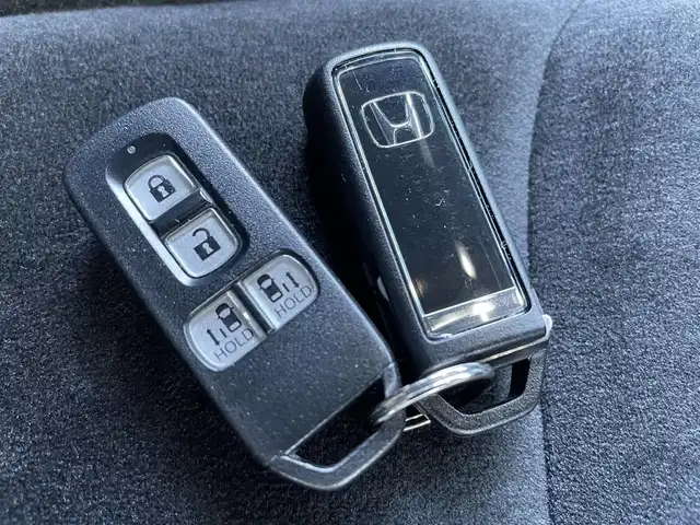 ホンダ Ｎ ＢＯＸ カスタム G L ホンダセンシング 佐賀県 2018(平30)年 8.7万km プレミアムホワイトパールⅡ ワンオーナー/純正8インチSDナビゲーション/・フルセグTV/CD/DVD/SD/USB/Bluetooth/バックカメラ/前方ドライブレコーダー/ビルトインETC/両側パワースライドドア/後席サンシェード/ISOFIX対応/ステアリングリモコン/純正14インチアルミホイール/純正LEDヘッドライト/・オートマチックハイビーム/純正LEDフォグランプ/純正フロアマット/純正ドアバイザ―/新車保証書/取扱説明書/スペアキー１本/ホンダセンシング/・アダプティブクルーズコントロール/・衝突被害軽減ブレーキ/・先行車発進お知らせ機能/・路外逸脱抑制機能/・レーンキープアシストシステム/・標識認識機能