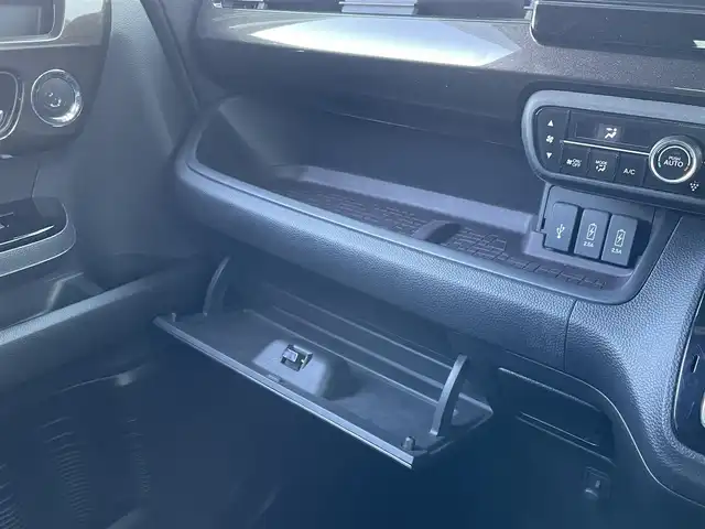 ホンダ Ｎ ＢＯＸ カスタム G L ホンダセンシング 佐賀県 2018(平30)年 8.7万km プレミアムホワイトパールⅡ ワンオーナー/純正8インチSDナビゲーション/・フルセグTV/CD/DVD/SD/USB/Bluetooth/バックカメラ/前方ドライブレコーダー/ビルトインETC/両側パワースライドドア/後席サンシェード/ISOFIX対応/ステアリングリモコン/純正14インチアルミホイール/純正LEDヘッドライト/・オートマチックハイビーム/純正LEDフォグランプ/純正フロアマット/純正ドアバイザ―/新車保証書/取扱説明書/スペアキー１本/ホンダセンシング/・アダプティブクルーズコントロール/・衝突被害軽減ブレーキ/・先行車発進お知らせ機能/・路外逸脱抑制機能/・レーンキープアシストシステム/・標識認識機能