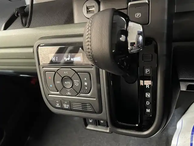 スズキ スペーシア ギア 岩手県 2024(令6)年 0.6万km ブルーイッシュブラックパール3 ４WD/パドルシフト/ターボ/全周囲カメラ/ヘッドアップディスプレイ/両側パワースライドドア/デュアルセンサーブレーキサポート/レーンアシスト/先行車発進告知機能/クルーズコントロール/横滑り防止装置/アイドリングストップ/オートライト/オートハイビーム/ETC/ステアリングヒーター/シートヒーター/純正ナビ/純正１４インチアルミホイール/フルセグTV/ルーフレール