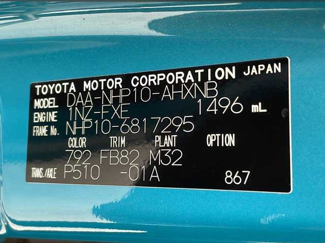 トヨタ アクア S 沖縄県 2019(平31)年 3.1万km クリアエメラルドパールクリスタルシャイン 純正ナビ(ＮＳＣＮ－Ｗ６８)/(フルセグＴＶ　Ｂｌｕｅｔｏｏｔｈ　ＣＤ　ＤＶＤ　ＡＭ　ＦＭ)　/バックカメラ　/前方ドライブレコーダー　/ＥＴＣ　/キーレスエントリー　/トヨタセーフティセンス/純正フロアマット　/社外アルミホイール　/電動格納ミラー　/横滑り防止装置/前後コーナーセンサー