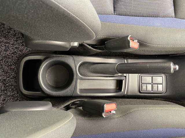 トヨタ アクア S 沖縄県 2019(平31)年 3.1万km クリアエメラルドパールクリスタルシャイン 純正ナビ(ＮＳＣＮ－Ｗ６８)/(フルセグＴＶ　Ｂｌｕｅｔｏｏｔｈ　ＣＤ　ＤＶＤ　ＡＭ　ＦＭ)　/バックカメラ　/前方ドライブレコーダー　/ＥＴＣ　/キーレスエントリー　/トヨタセーフティセンス/純正フロアマット　/社外アルミホイール　/電動格納ミラー　/横滑り防止装置/前後コーナーセンサー