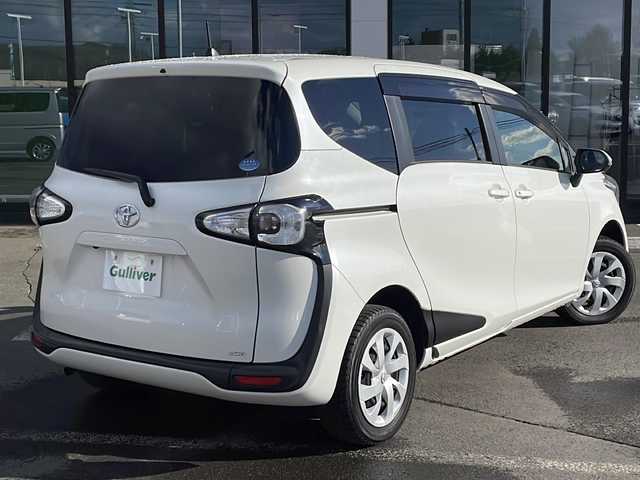 トヨタ シエンタ G 道東・釧路十勝 2016(平28)年 6.8万km ホワイトパールクリスタルシャイン ・寒冷地仕様/・4WD/・純正SDメモリナビ/（フルセグ・BT・CD・DVD・FM・AM）/・バックカメラ/・両側パワースライドドア/・スマートキー/・プッシュスタート/・前方ドライブレコーダー/・横滑り防止装置/・フロントワイパーデアイサー/・前方ドライブレコーダー/・ステアリングスイッチ/・ETC/・純正フロアマット/・ドアバイザー