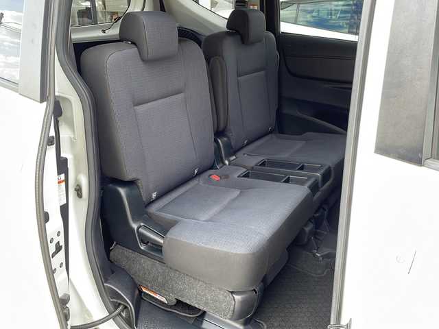 トヨタ シエンタ G 道東・釧路十勝 2016(平28)年 6.8万km ホワイトパールクリスタルシャイン ・寒冷地仕様/・4WD/・純正SDメモリナビ/（フルセグ・BT・CD・DVD・FM・AM）/・バックカメラ/・両側パワースライドドア/・スマートキー/・プッシュスタート/・前方ドライブレコーダー/・横滑り防止装置/・フロントワイパーデアイサー/・前方ドライブレコーダー/・ステアリングスイッチ/・ETC/・純正フロアマット/・ドアバイザー