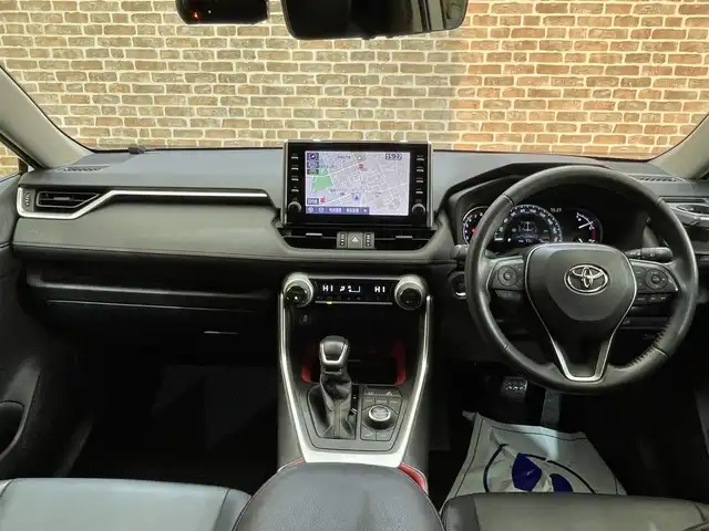 トヨタ ＲＡＶ４ アドベンチャー オフロードPKG 岩手県 2021(令3)年 4.1万km スーパーホワイトⅡ ４WD/パノラミックビューモニター/ルーフレール/専用サスペンション(１０ｍｍアップ)/専用合成皮革シート/ハンズフリーパワーバックドア/マルチテレインセレクト/ダウンヒルアシストコントロール/ヒルスタートアシストコントロール/デジタルインナーミラー/置くだけ充電/トヨタセーフティセンス/プリクラッシュセーフティ/レーダークルーズコントロール/レーントレーシングアシスト/ロードサインアシスト/オートマチックハイビーム/クリアランスソナー/BSM・RCTA/ブレーキホールド/純正ディスプレイオーディオ/ナビキット/フルセグTV/ETC2.0/ドライブレコーダー/運転席パワーシート/LEDヘッドランプ/純正18インチアルミホイール