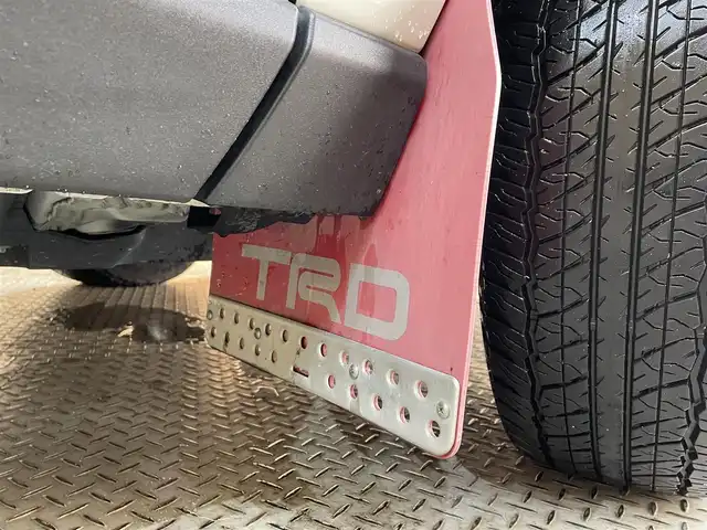 トヨタ ＲＡＶ４ アドベンチャー オフロードPKG 岩手県 2021(令3)年 4.1万km スーパーホワイトⅡ ４WD/パノラミックビューモニター/ルーフレール/専用サスペンション(１０ｍｍアップ)/専用合成皮革シート/ハンズフリーパワーバックドア/マルチテレインセレクト/ダウンヒルアシストコントロール/ヒルスタートアシストコントロール/デジタルインナーミラー/置くだけ充電/トヨタセーフティセンス/プリクラッシュセーフティ/レーダークルーズコントロール/レーントレーシングアシスト/ロードサインアシスト/オートマチックハイビーム/クリアランスソナー/BSM・RCTA/ブレーキホールド/純正ディスプレイオーディオ/ナビキット/フルセグTV/ETC2.0/ドライブレコーダー/運転席パワーシート/LEDヘッドランプ/純正18インチアルミホイール