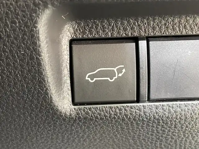 トヨタ ＲＡＶ４ アドベンチャー オフロードPKG 岩手県 2021(令3)年 4.1万km スーパーホワイトⅡ ４WD/パノラミックビューモニター/ルーフレール/専用サスペンション(１０ｍｍアップ)/専用合成皮革シート/ハンズフリーパワーバックドア/マルチテレインセレクト/ダウンヒルアシストコントロール/ヒルスタートアシストコントロール/デジタルインナーミラー/置くだけ充電/トヨタセーフティセンス/プリクラッシュセーフティ/レーダークルーズコントロール/レーントレーシングアシスト/ロードサインアシスト/オートマチックハイビーム/クリアランスソナー/BSM・RCTA/ブレーキホールド/純正ディスプレイオーディオ/ナビキット/フルセグTV/ETC2.0/ドライブレコーダー/運転席パワーシート/LEDヘッドランプ/純正18インチアルミホイール