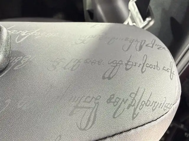 トヨタ プリウス S　マイコーデ 佐賀県 2014(平26)年 5.4万km ディープアメジストマイカメタリック 社外7型ナビ/AM/FM/CD/ワンセグTV/バックカメラ/純正フロアマット/純正ドアバイザー/トノカバー/ETC/ステアリングリモコン/シガーソケット/オートライト/電格ミラー/ISOFIX/フォグランプ/禁煙車