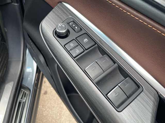 トヨタ ハリアー ハイブリッド Z 秋田県 2022(令4)年 1.9万km スレートグレーメタリック 改良後モデル/4WD/調光パノラマサンルーフ/純正12.3インチメーカーナビ/JBLサウンドシステム/パノラミックビューモニター/ブラインドスポットモニター/デジタルインナーミラー　/パワーリアゲート/追従クルーズコントロール　/ハーフレザーシート/コーナーセンサー　/全方位カメラ　/レーンアシスト　/パワーシート/前後ドラレコ(TZ)/純正フロアマット/保証書/取扱説明書/記録簿/スペアキー有り