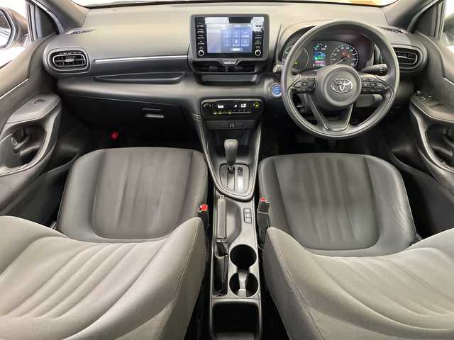 トヨタ ヤリス ハイブリッド X 新潟県 2022(令4)年 4.8万km スーパーホワイトⅡ 4WD/純正ナビありディスプレイオーディオ/BT/USB/バックカメラ/ETC/衝突被害軽減ブレーキ/レーンキープアシスト/レーダークルーズコントロール/ステアリングスイッチ/スマートキー/プッシュスタート/オートライト/オートハイビーム