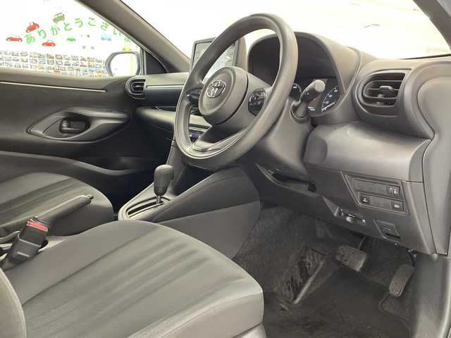 トヨタ ヤリス ハイブリッド X 新潟県 2022(令4)年 4.8万km スーパーホワイトⅡ 4WD/純正ナビありディスプレイオーディオ/BT/USB/バックカメラ/ETC/衝突被害軽減ブレーキ/レーンキープアシスト/レーダークルーズコントロール/ステアリングスイッチ/スマートキー/プッシュスタート/オートライト/オートハイビーム